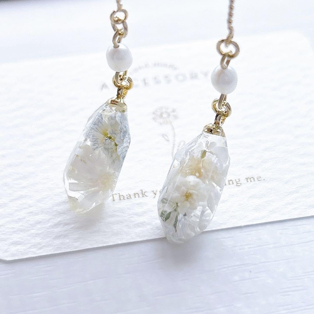 ピアス　緑　黄緑　かすみ草　レジン　ビジュー　水色　パール　チャーム　春　発表会 682072285.jpg?1561903419